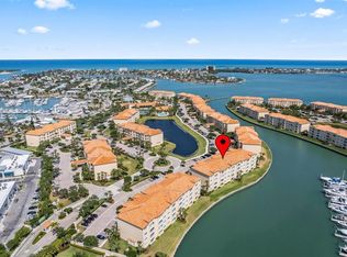 9 Harbour Isle Dr E UNIT 103, Fort Pierce, FL 34949
