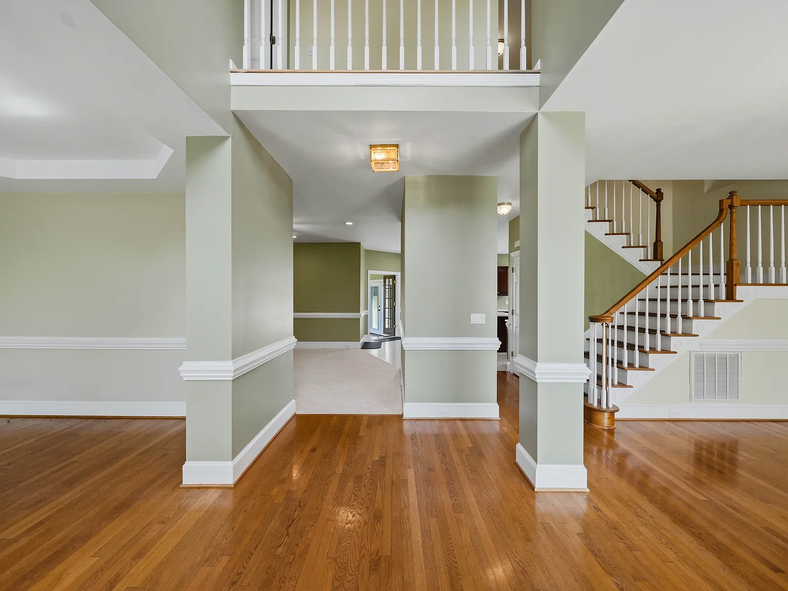4 bed, 2980 sqft, $3,300 — Photo 4