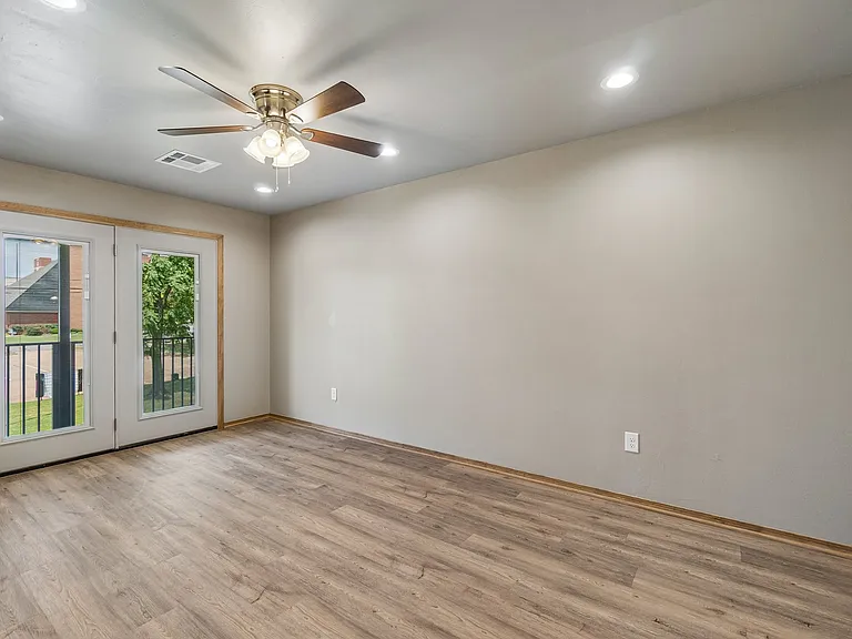 230 N Duncan St — Photo 6