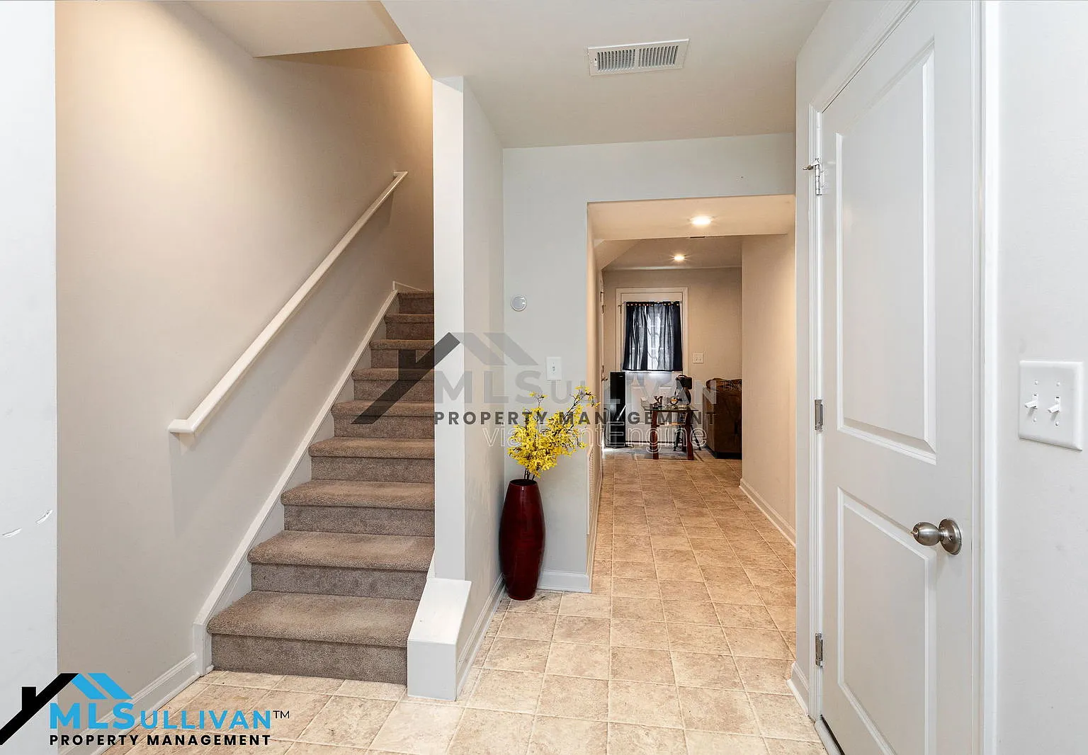 3 bed, 2.5 bath, 1557 sqft, $1,745 — Photo 4