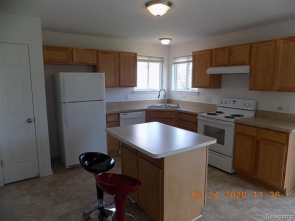 2nd image of 42769 Greystone Dr #1