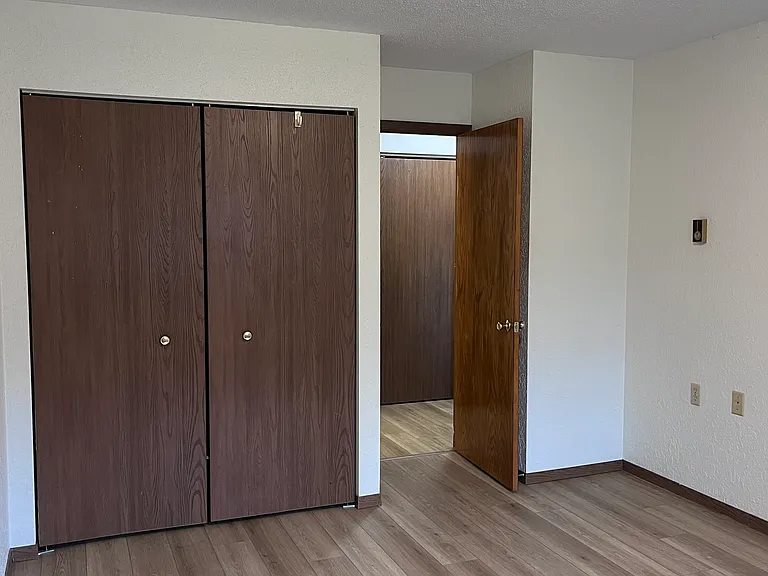 W528 Park Dr #1 — Photo 5
