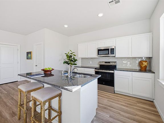 7th image of this home