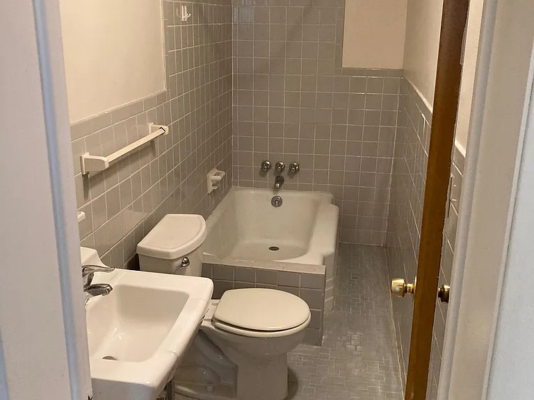 2095 Warrensville Center Rd #C7 — Photo 18