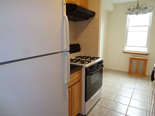 Rented by Zikos Realty Services | media 24