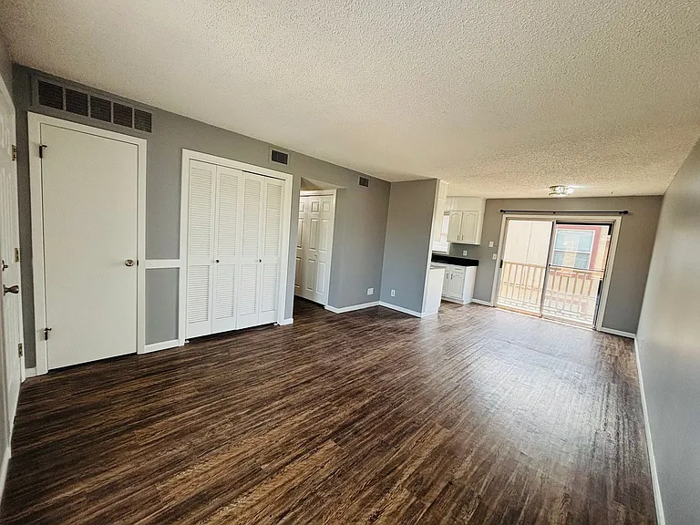 6720-6732 W Par Ln — Photo 1