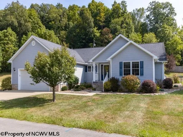 116 Tymber Creek Dr, Clarksburg, WV 26301