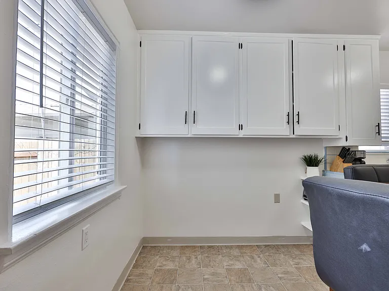 4788 W Mountain View Dr #B — Photo 8