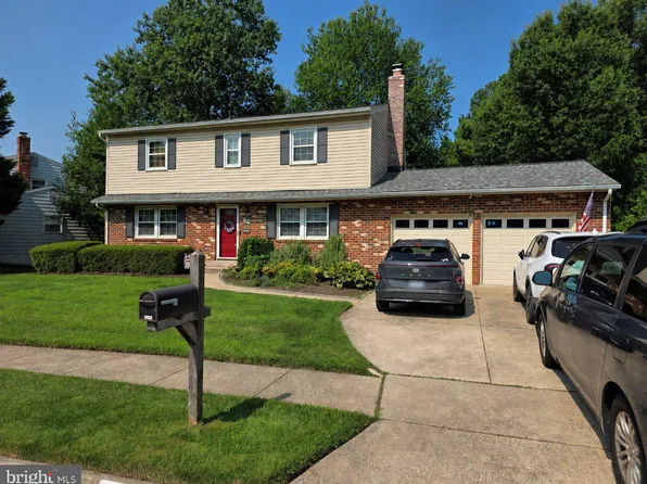 13384 Brookfield Ct, Chantilly, VA 20151