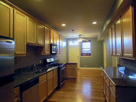 5th image of 2537 N Hamlin Ave #3S