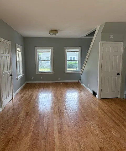 7221 Hubbard Ave — Photo 4