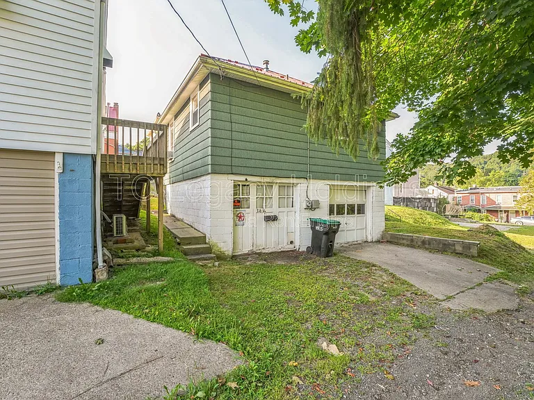 316 1/2 Harrison St — Photo 3