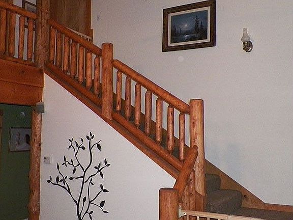 Custom log staircase