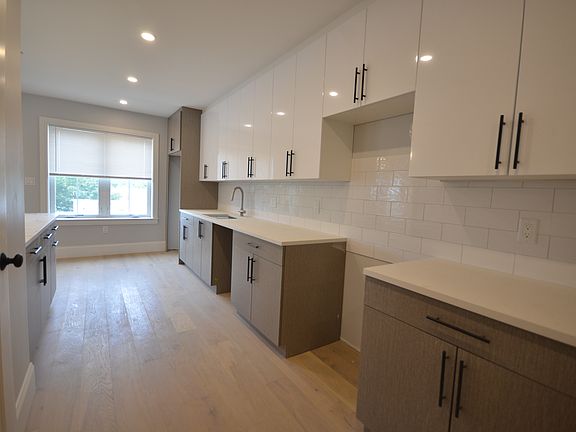 3rd image of 425 Market St #103