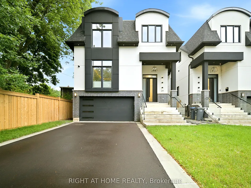 28 Pine Ave S