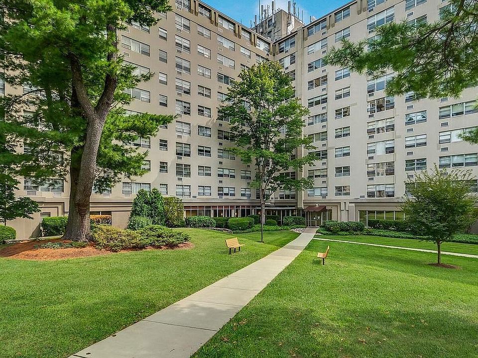 1st image of 1030 E Lancaster Ave APT 802