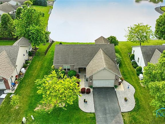 2nd image of 276 E Winter Woods Dr