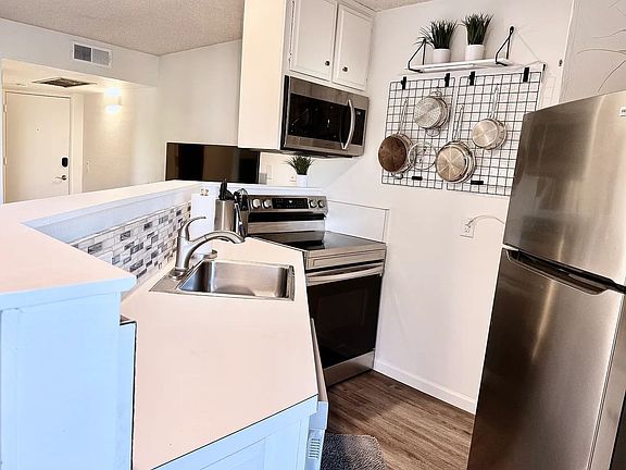4th image of 5300 E Waverly Dr APT 5203