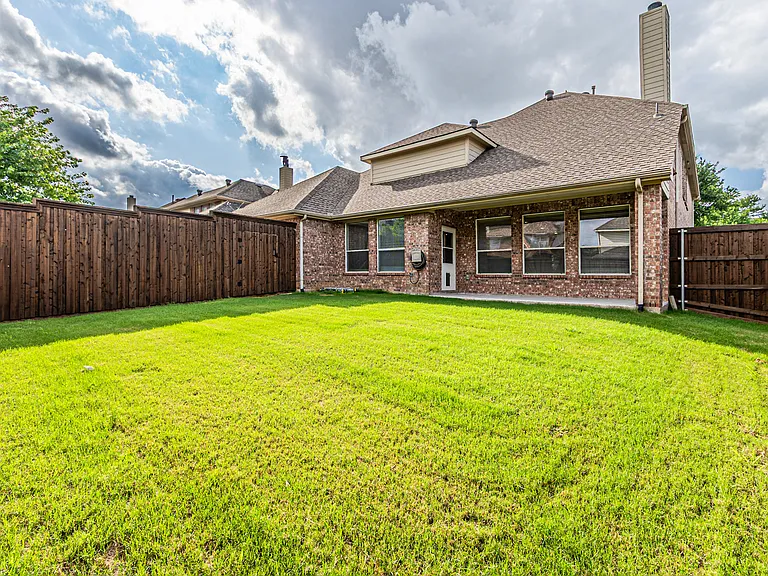15097 Blakehill Dr — Photo 47