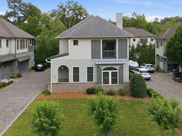 404 Woodmont Hall Pl — Photo 2