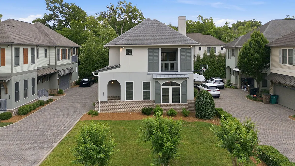 Building Photo - 404 Woodmont Hall Pl