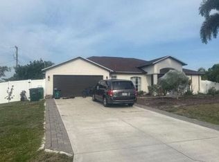 702 SW 9th Ave, Cape Coral, FL 33991