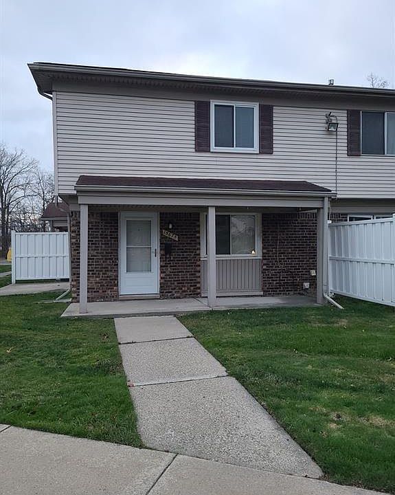 1st image of 15675 Dupage Blvd #31
