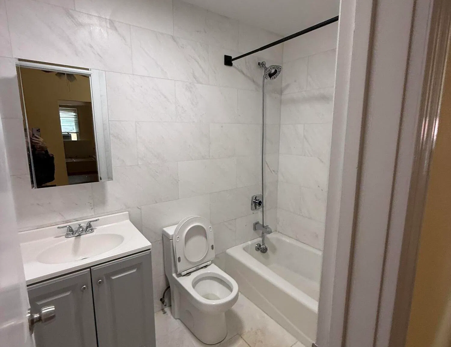 3 bed, 1.0 bath, 750 sqft, $2,900 — Photo 4