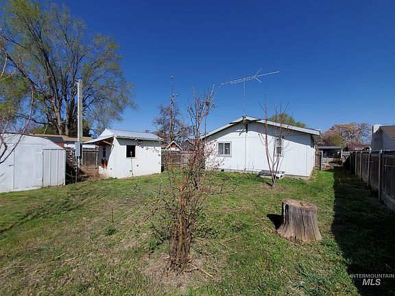 3rd image of 241 Blaine Ave