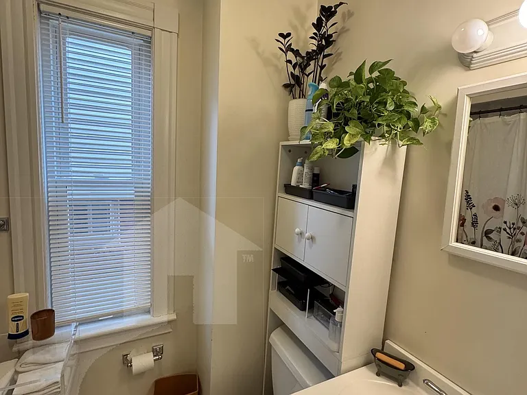 33 Belmont St — Photo 8