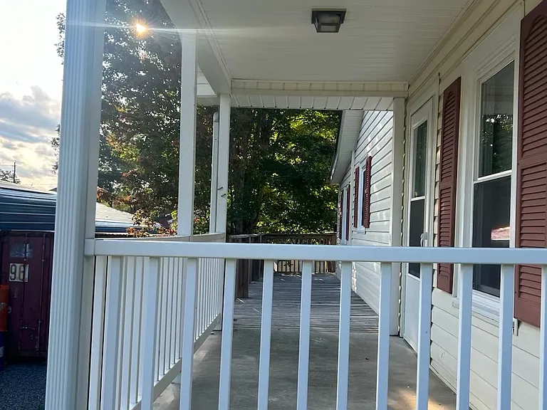 45 Georgia Ave — Photo 1