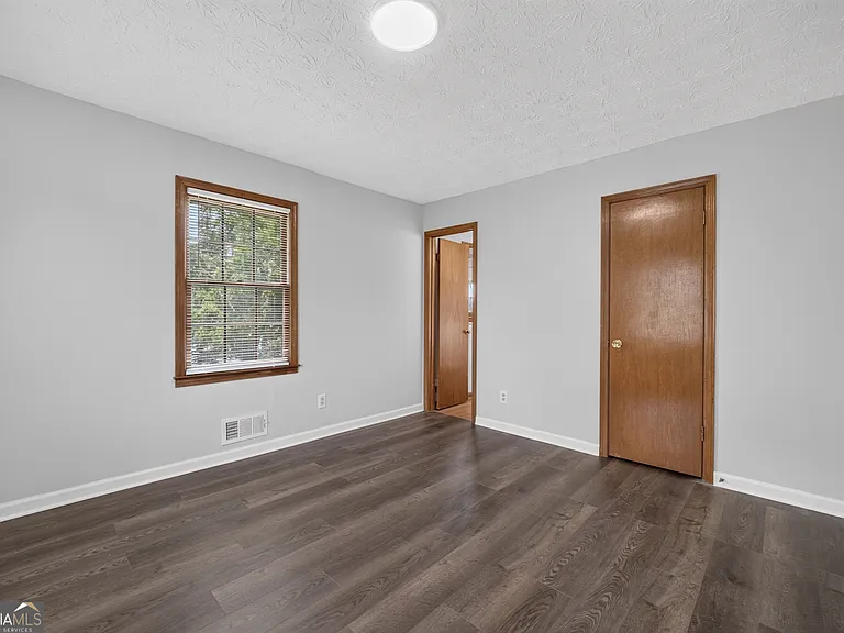 2591 Doc Hughes Rd — Photo 23