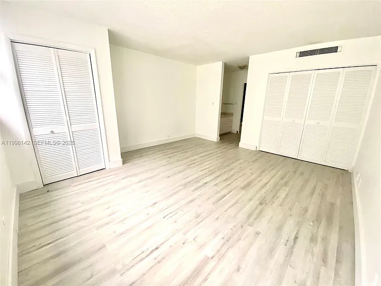 9225 Collins Ave #706 — Photo 18