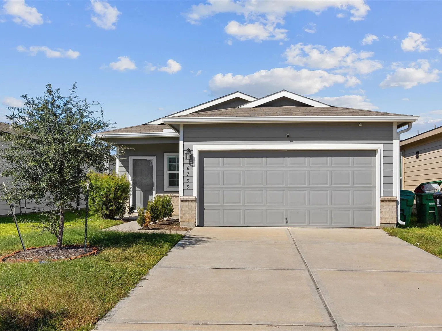 3 bed, 2.0 bath, 1504 sqft, $2,200 — Photo 2