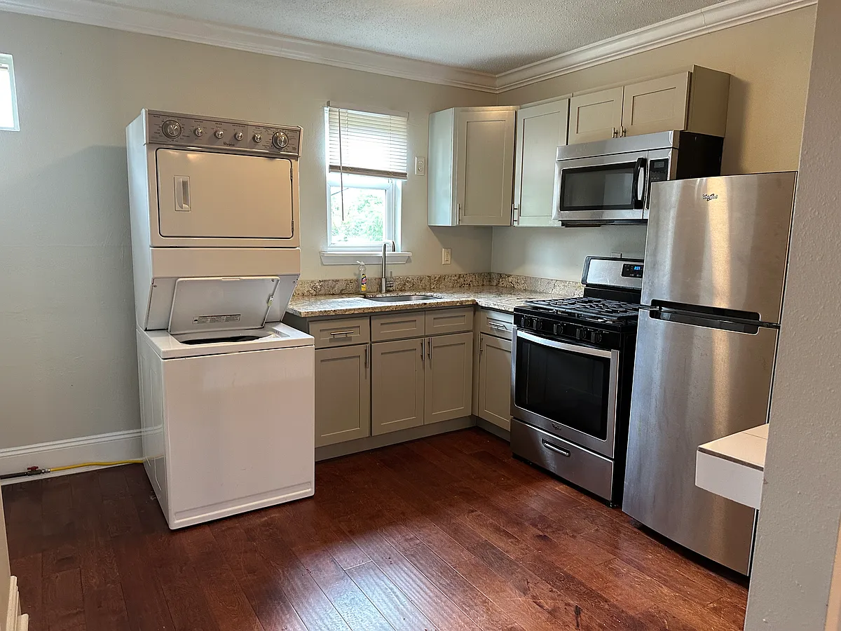 Kitchen - 4430 Burgundy St #2B