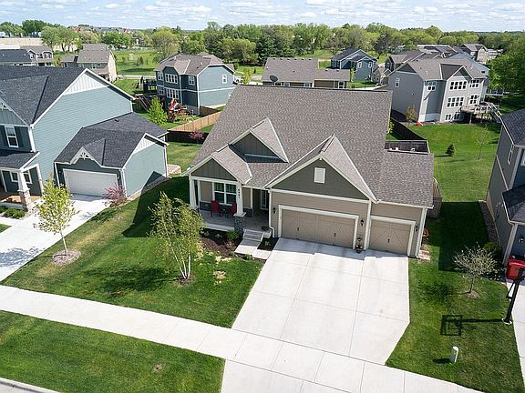 6901 W 113th St, Bloomington