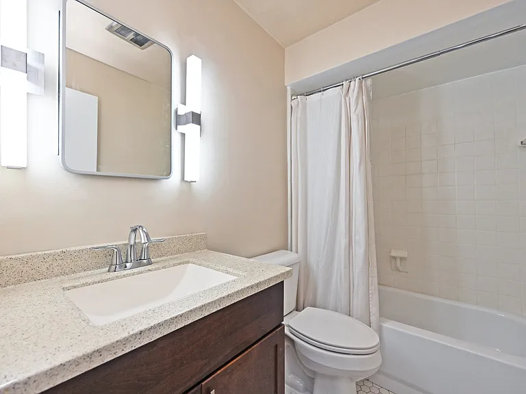 945 Parkside Pl #2 — Photo 19