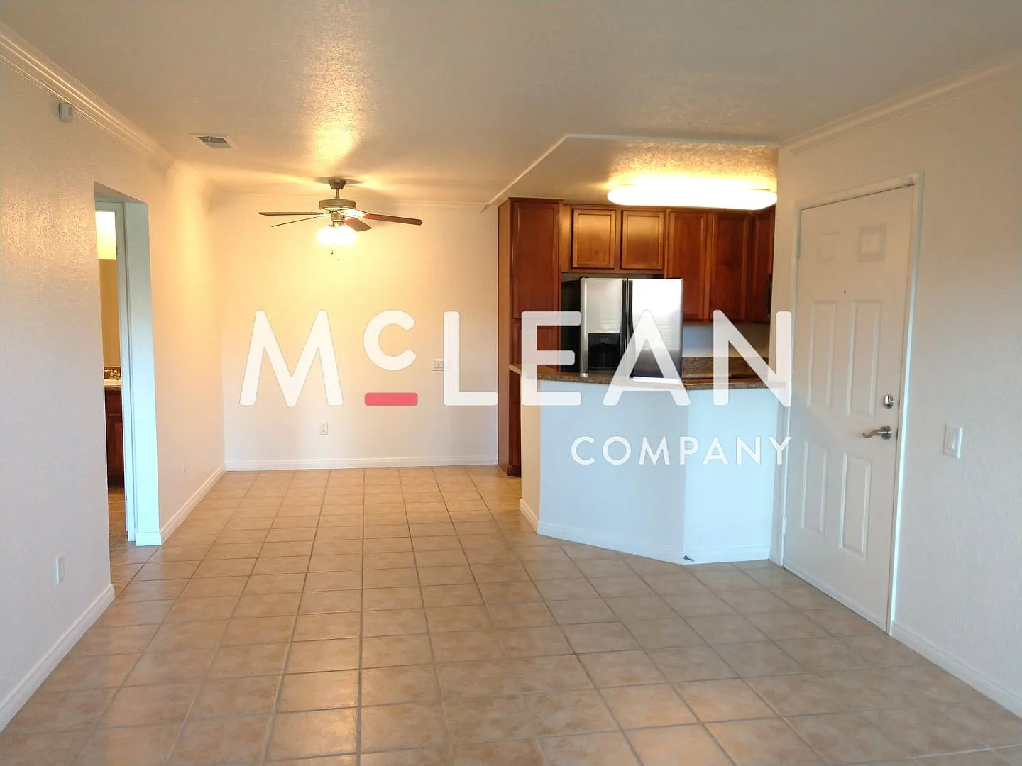 Beautiful 1BR Ground-Level Condo in Gated Saddleback Community — Photo 3