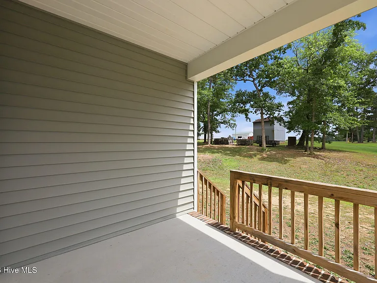 105 Village Dr — Photo 51