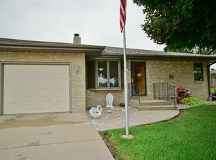143 E Pinewood Ave, Seward, NE 68434