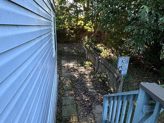 2nd image of W211N11683 Hilltop Cir