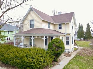 1132 Elm St, Grinnell, IA 50112