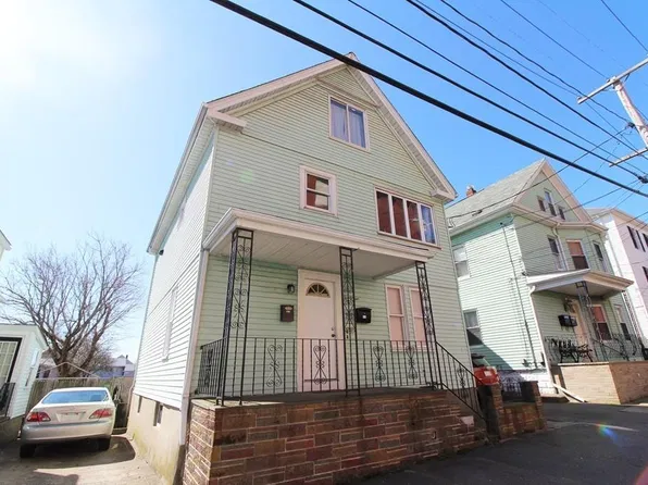 24 Belleville Rd, New Bedford, MA 02745
