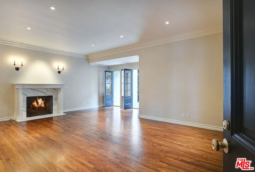 2 bed, 2.0 bath, 1200 sqft, $7,500 — Photo 2