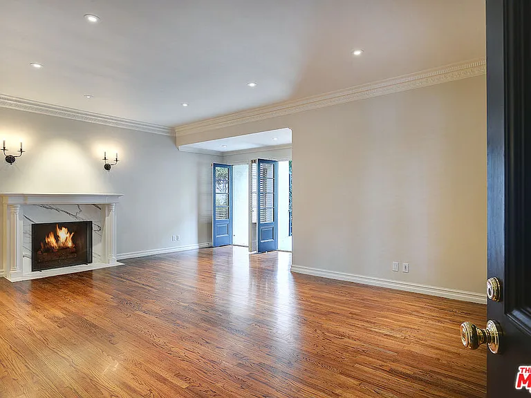149 S Rodeo Dr — Photo 2