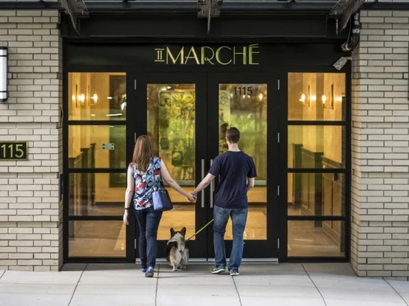 11 Marche Apartments