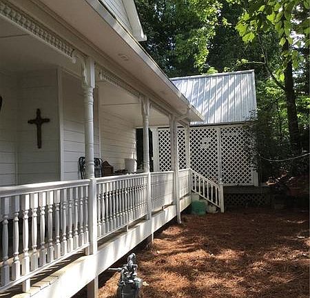 5th image of 2596 Oak Village Pl NE