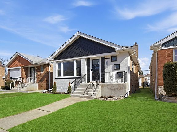 3rd image of 10537 S Rhodes Ave