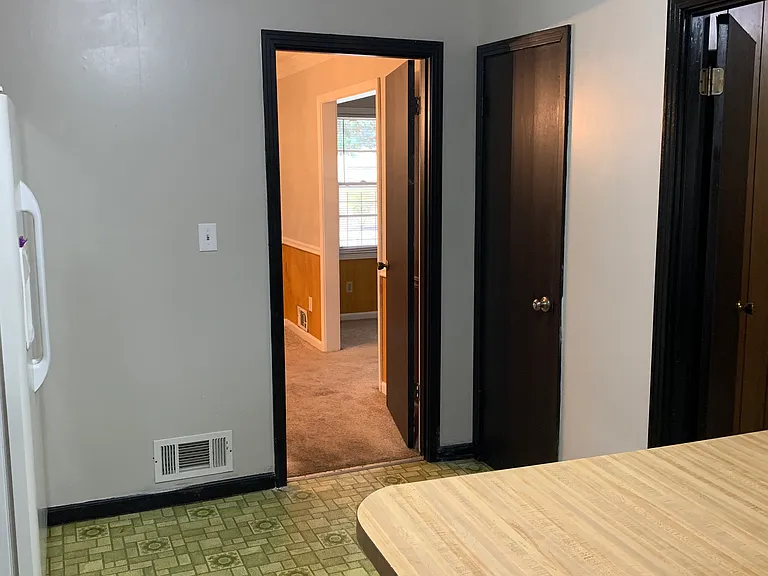 632 Church St NW — Photo 10