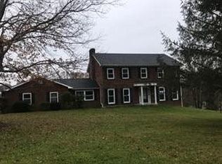 427 Sharp Acres Rd, Jacksboro, TN 37757